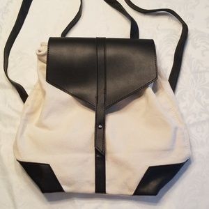 Deux lux Canvas back back